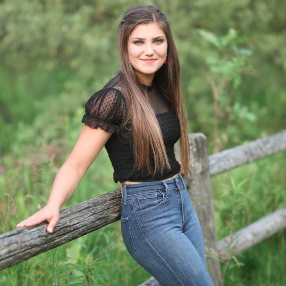 Meet your Posher, Dev. - Picture 2 of 8